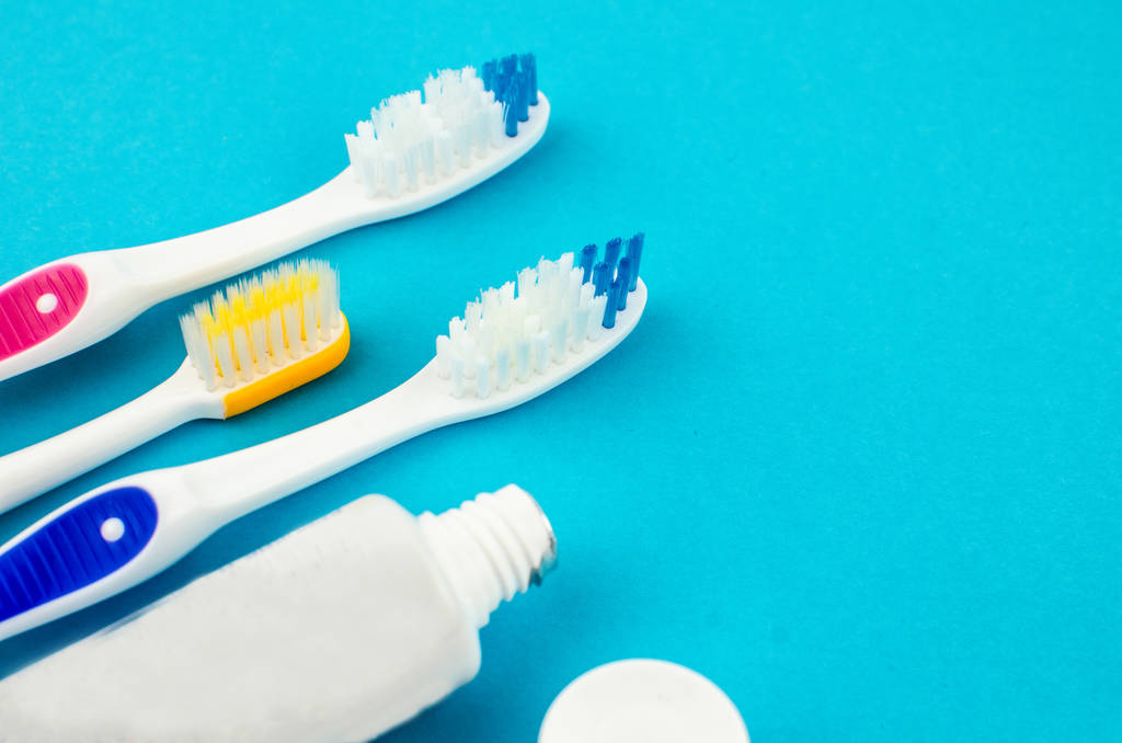 Spazzolini, Dentifrici e Collutori. Cosa c’è da sapere